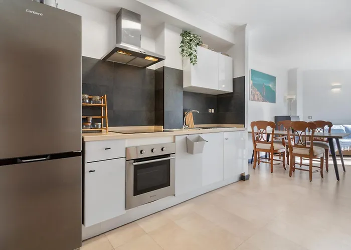 Vakantiehuis Oceanfront With Pool