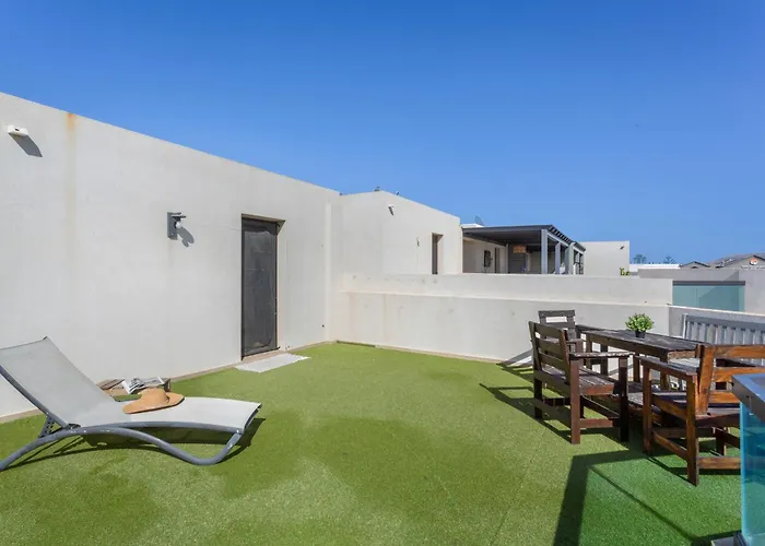 بيت للعطل Oceanfront With Pool *