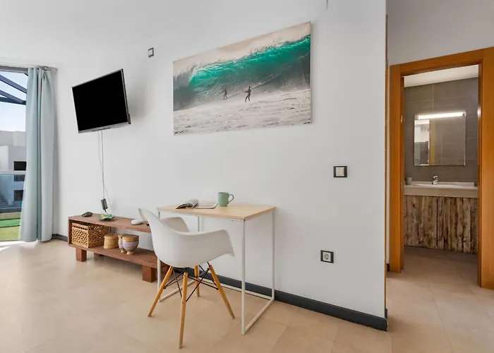 Oceanfront With Pool Prázdninový dům *