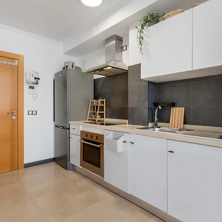 Oceanfront With Pool Semesterbostad