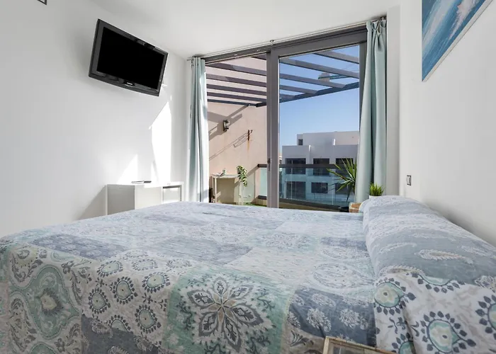 Semesterbostad Oceanfront With Pool